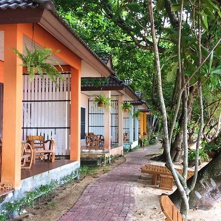 Paradise Beachfront Bungalows Hotel Koh Kradan Exterior foto