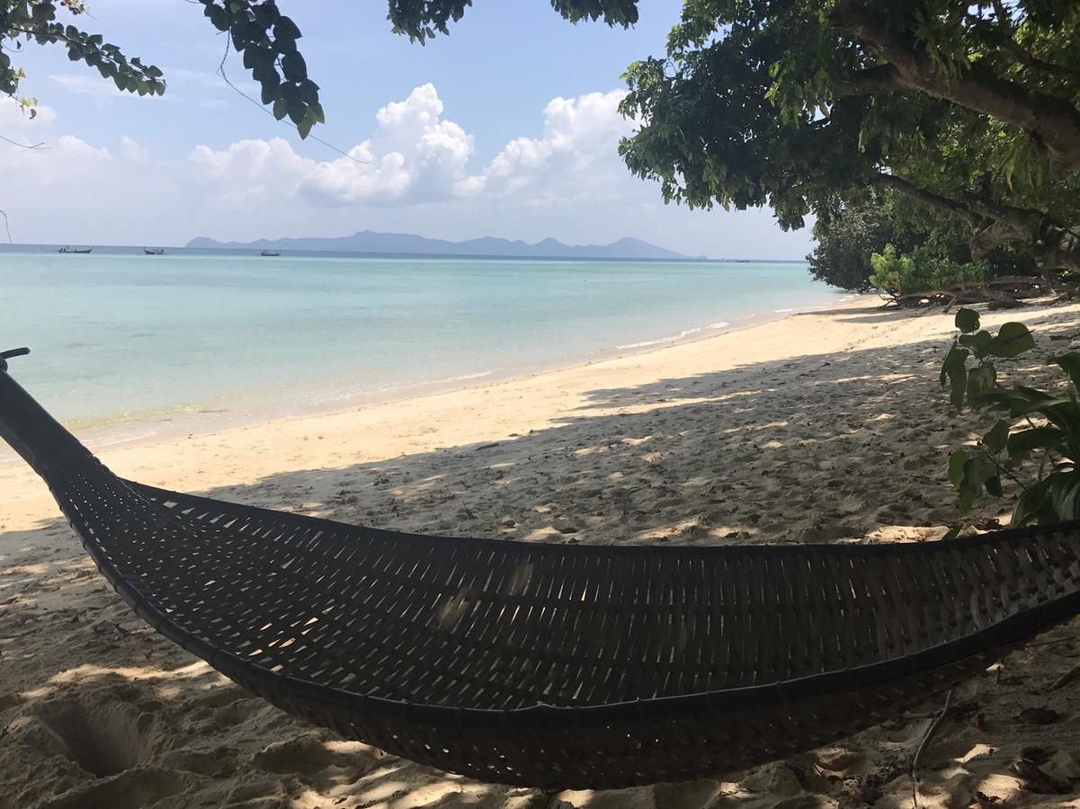 Paradise Beachfront Bungalows Hotel Koh Kradan Exterior foto